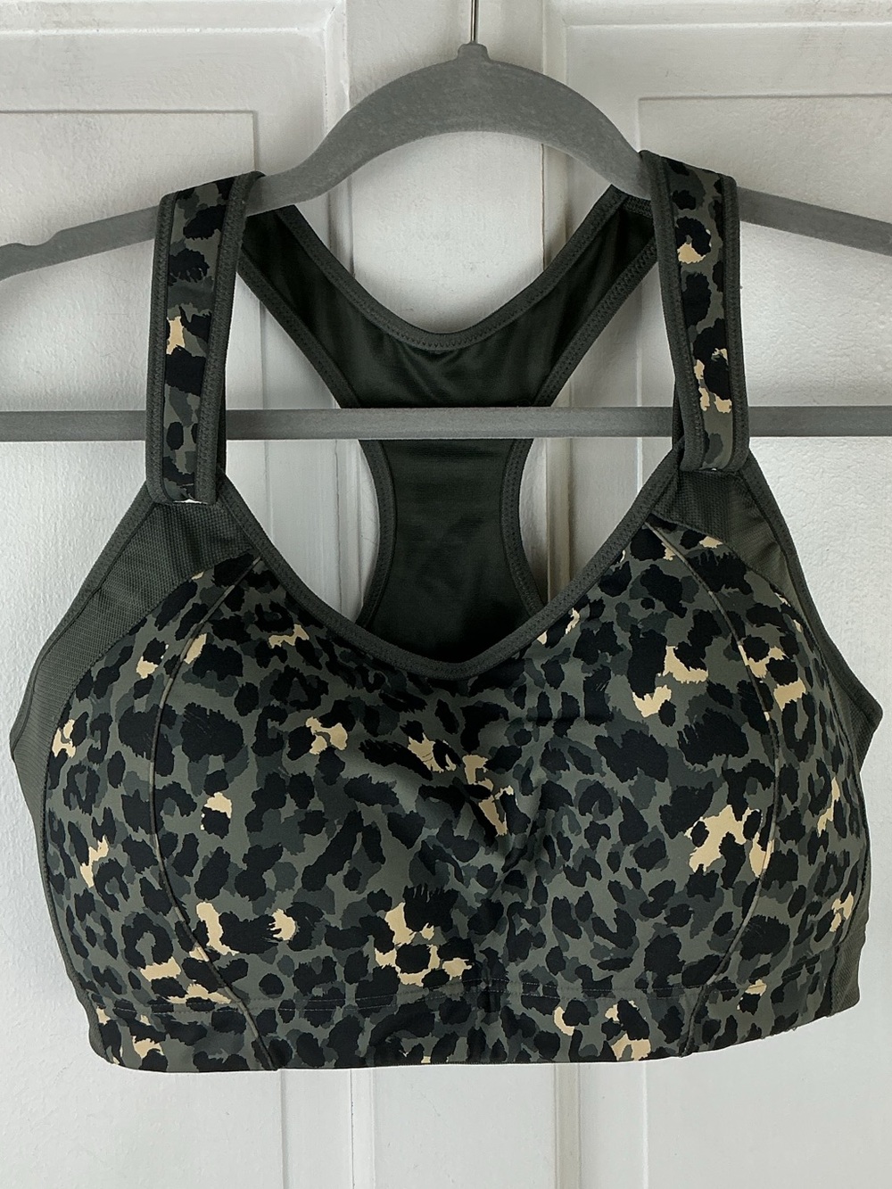 Syrokan Leopard Print Sports Bra 38DD Green Gray Animal Print